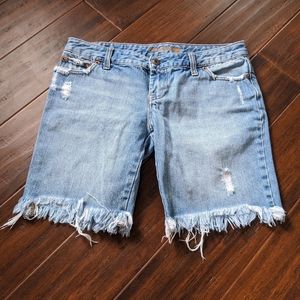 American Eagle distressed bermuda shorts